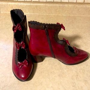 Gorgeous Spring Step Booties, NWOB🔥🔥sale
